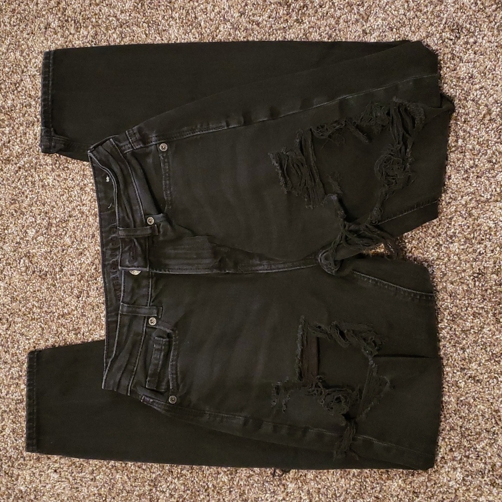 American Eagle distressed jeans